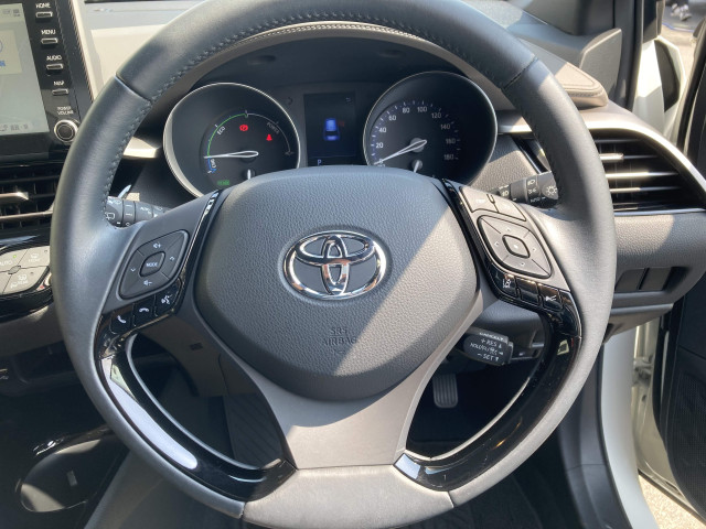 トヨタ C-HR ハイブリッド 1.8 Gの中古車