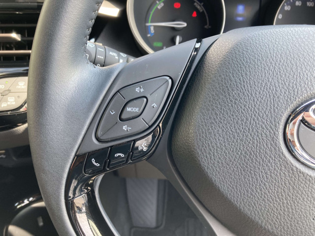 トヨタ C-HR ハイブリッド 1.8 Gの中古車