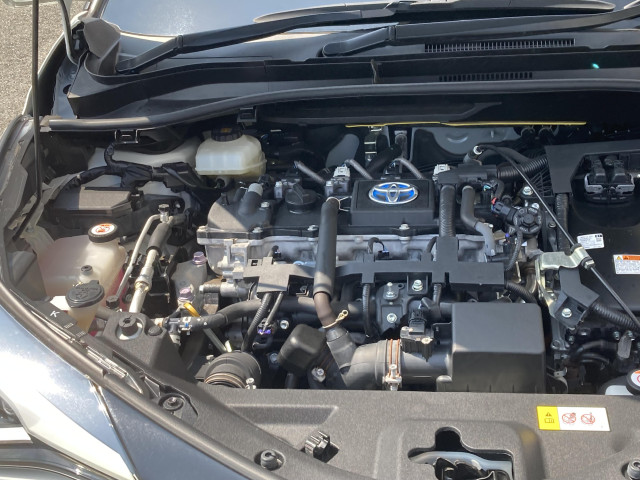 トヨタ C-HR ハイブリッド 1.8 Gの中古車