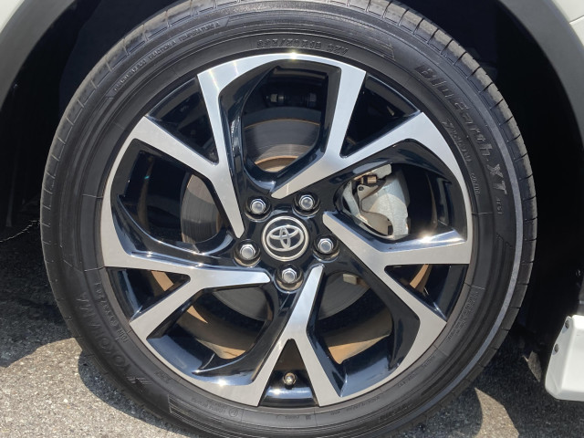 トヨタ C-HR ハイブリッド 1.8 Gの中古車