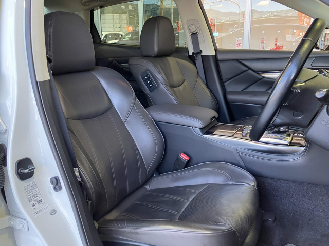 日産 シーマ 3.5 VIPの中古車