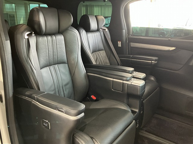 トヨタ アルファード 3.5 エグゼクティブ ラウンジ Sの中古車
