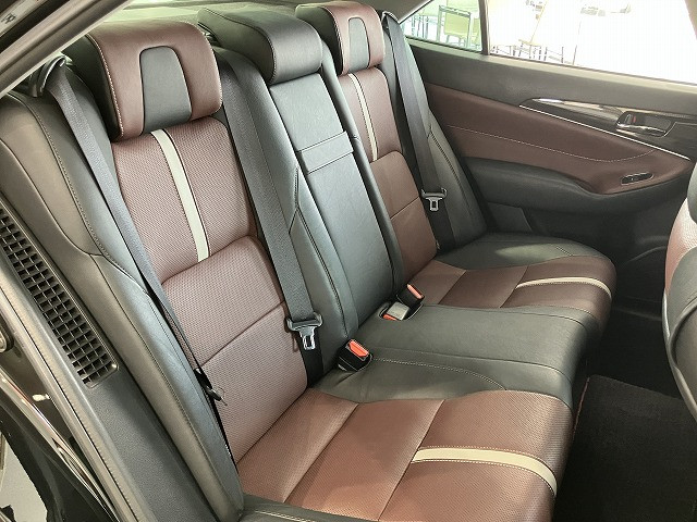 トヨタ クラウンアスリートハイブリッド ハイブリッド 2.5 S ブラックスタイルの中古車
