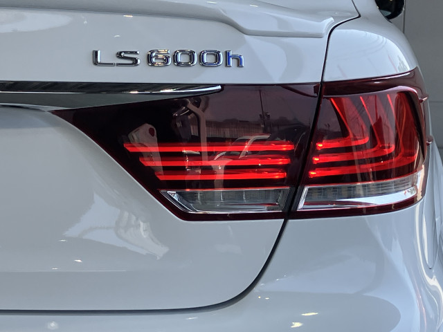 レクサス LS 600h Fスポーツ 4WDの中古車