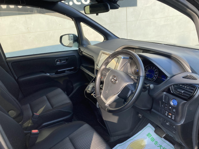 トヨタ ヴォクシーハイブリッド 1.8 ハイブリッド ZS 煌Ⅱの中古車