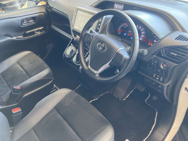 トヨタ ヴォクシー 2.0 ZS 煌Ⅲの中古車