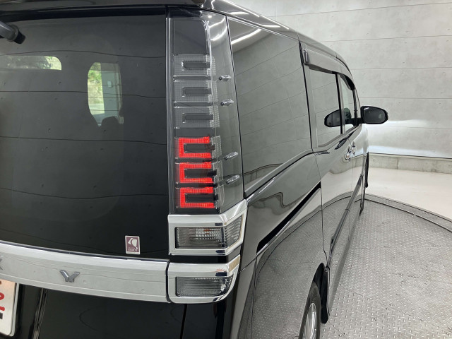 トヨタ ヴォクシー 2.0 ZS 煌Ⅲの中古車