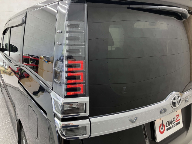 トヨタ ヴォクシー 2.0 ZS 煌Ⅲの中古車