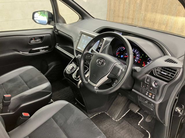 トヨタ ヴォクシー 2.0 ZS 煌Ⅲの中古車