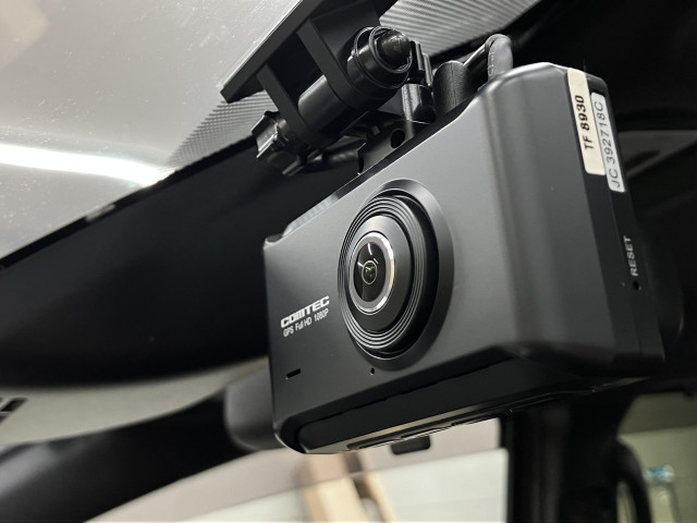 映像・音声などを記録する自動車用の車載装置です。　もしもの事故の際の記録はもちろん、旅行の際の思い出としてドライブの映像を楽しむことができますよ。