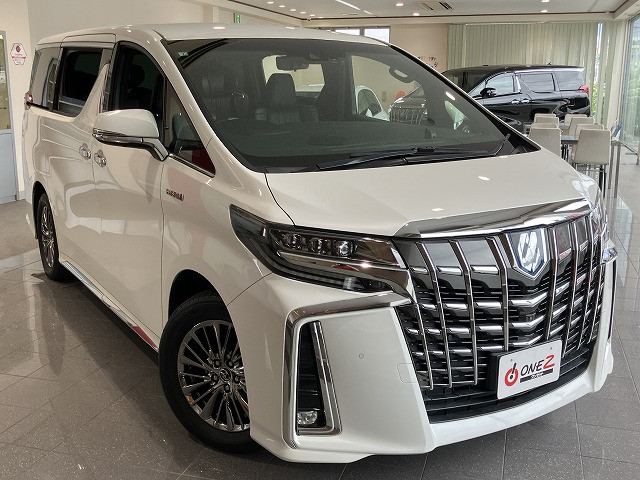 トヨタ アルファード ハイブリッド 2.5 エグゼクティブ ラウンジ S E-Four 4WDの中古車