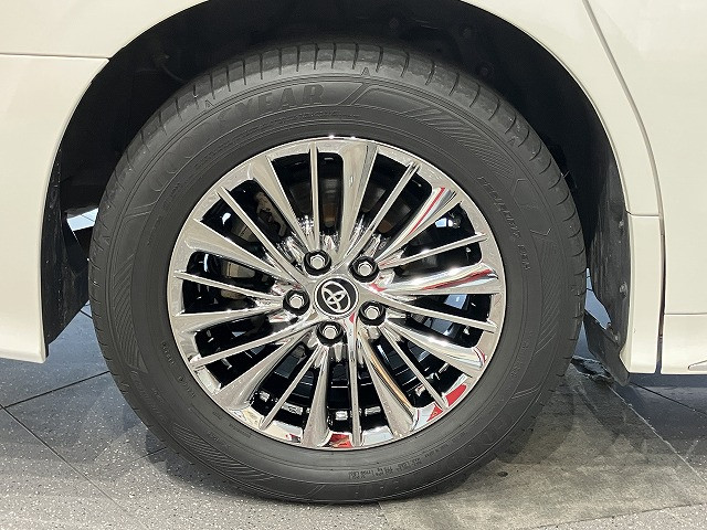 トヨタ アルファード ハイブリッド 2.5 エグゼクティブ ラウンジ S E-Four 4WDの中古車