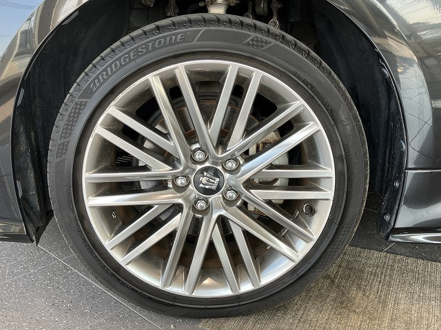 トヨタ クラウン ハイブリッド 2.5 RS Four 4WDの中古車