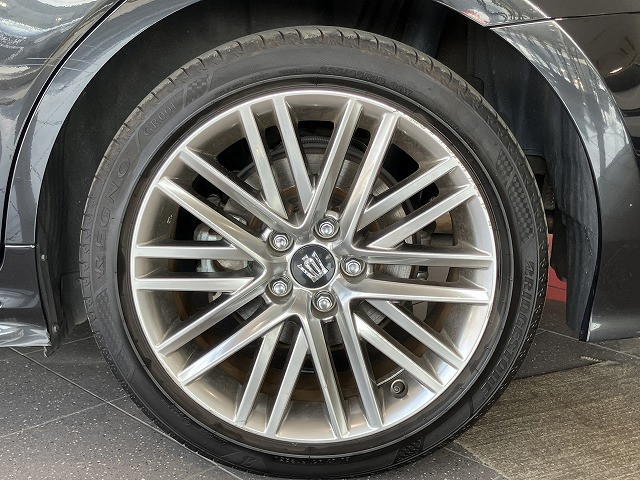 トヨタ クラウン ハイブリッド 2.5 RS Four 4WDの中古車