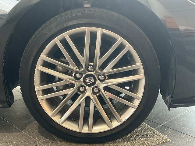 トヨタ クラウン ハイブリッド 2.5 RS Four 4WDの中古車