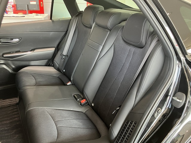 トヨタ クラウン ハイブリッド 2.5 RS Four 4WDの中古車