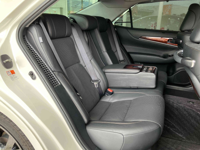 トヨタ クラウンマジェスタ 3.5 Fバージョンの中古車
