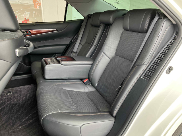 トヨタ クラウンマジェスタ 3.5 Fバージョンの中古車