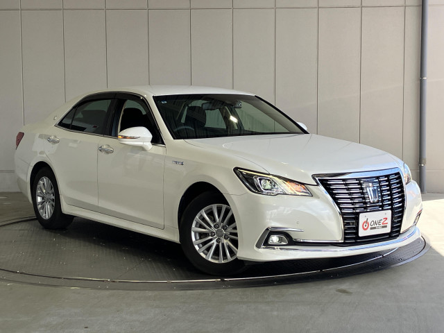 トヨタ クラウンロイヤルハイブリッド ハイブリッド 2.5 ロイヤルサルーンの中古車