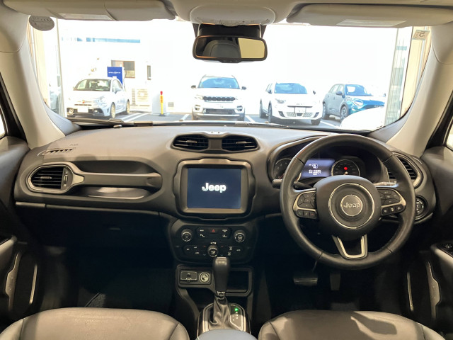 ジープ レネゲード リミテッドの中古車
