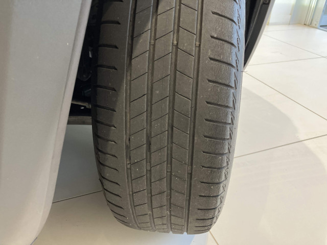 ジープ レネゲード リミテッドの中古車