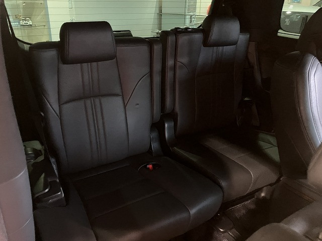 トヨタ アルファード ハイブリッド 2.5 エグゼクティブ ラウンジ S E-Four 4WDの中古車