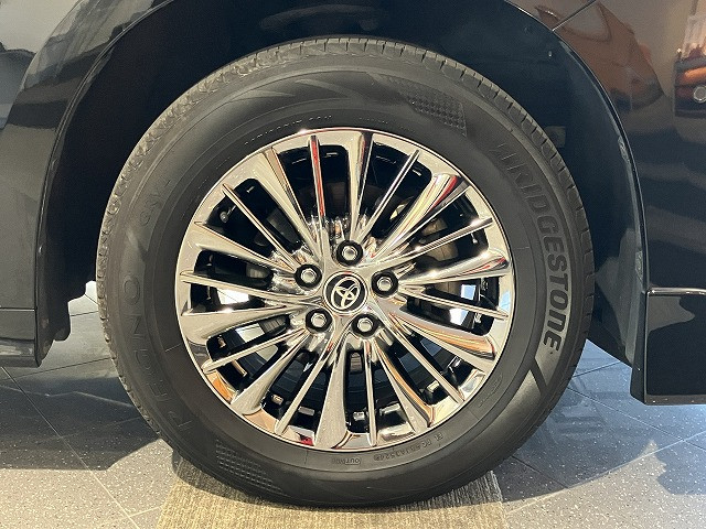 トヨタ アルファード ハイブリッド 2.5 エグゼクティブ ラウンジ S E-Four 4WDの中古車