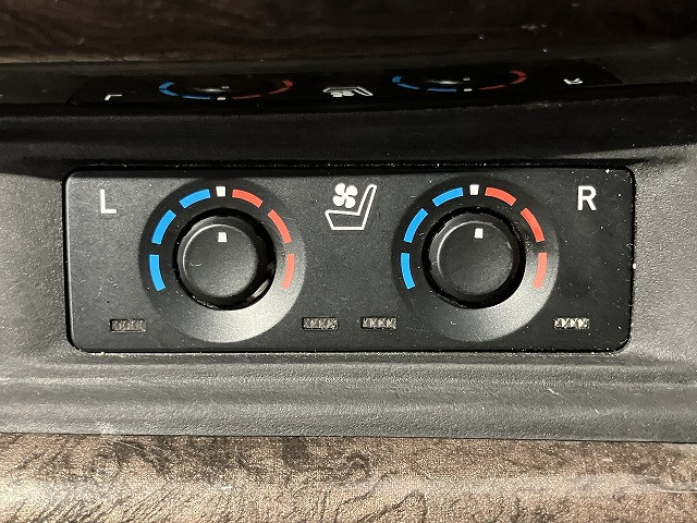トヨタ アルファード ハイブリッド 2.5 エグゼクティブ ラウンジ S E-Four 4WDの中古車