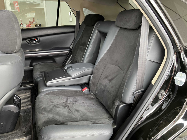 トヨタ ハリアーハイブリッド 3.3 Lパッケージ 4WDの中古車