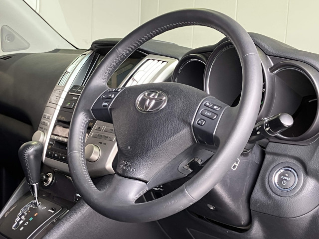 トヨタ ハリアーハイブリッド 3.3 Lパッケージ 4WDの中古車