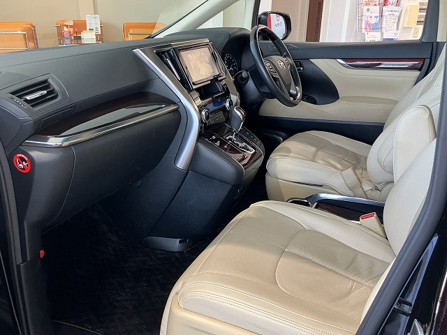 トヨタ ヴェルファイア 2.5 Vの中古車