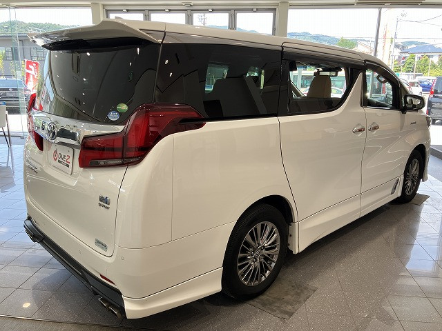 トヨタ アルファードハイブリッド ハイブリッド 2.5 エグゼクティブ ラウンジ E-Four 4WDの中古車