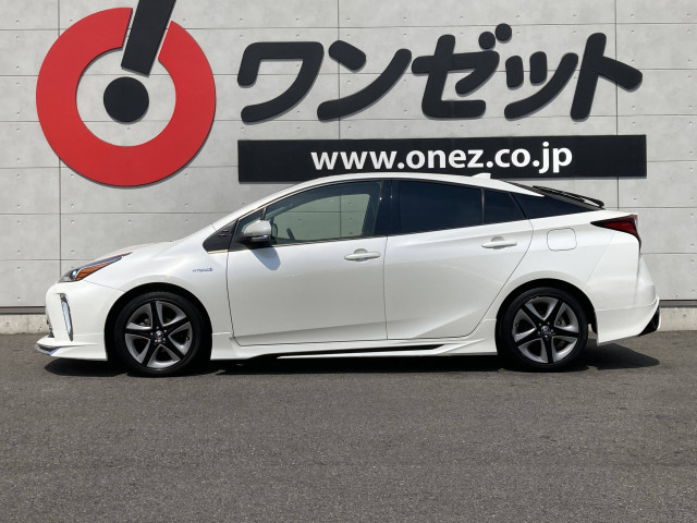 トヨタ プリウス 1.8 S ツーリングセレクションの中古車