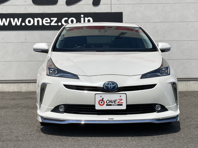 トヨタ プリウス 1.8 S ツーリングセレクションの中古車
