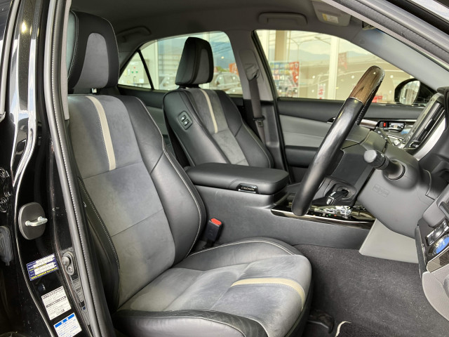 トヨタ クラウンアスリートハイブリッド ハイブリッド 2.5 S Four 4WD Jフロンティアの中古車