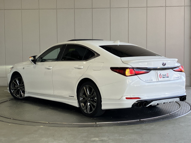 レクサス ES 300h Fスポーツの中古車