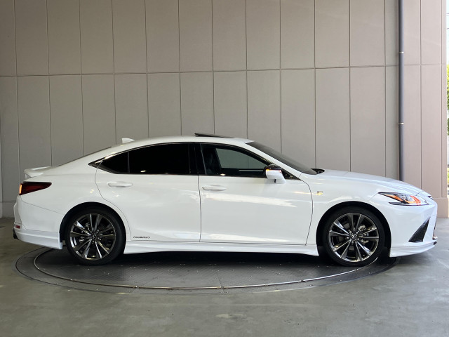 レクサス ES 300h Fスポーツの中古車