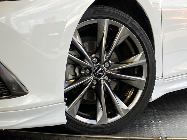レクサス ES 300h Fスポーツの中古車