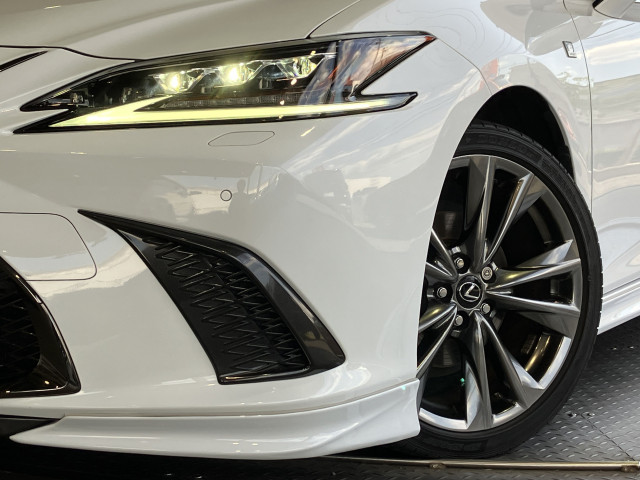 レクサス ES 300h Fスポーツの中古車