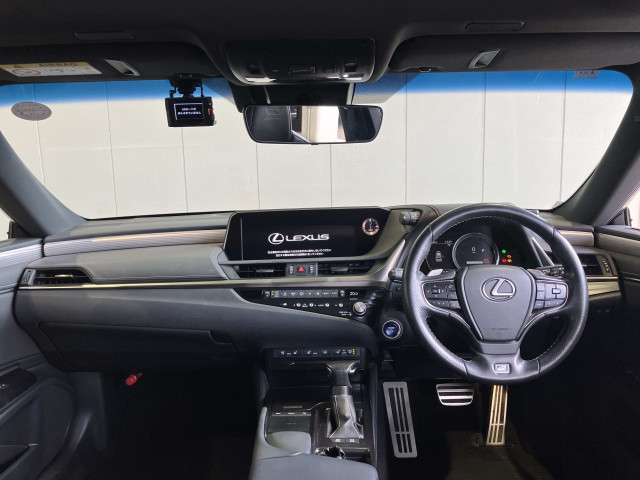 レクサス ES 300h Fスポーツの中古車