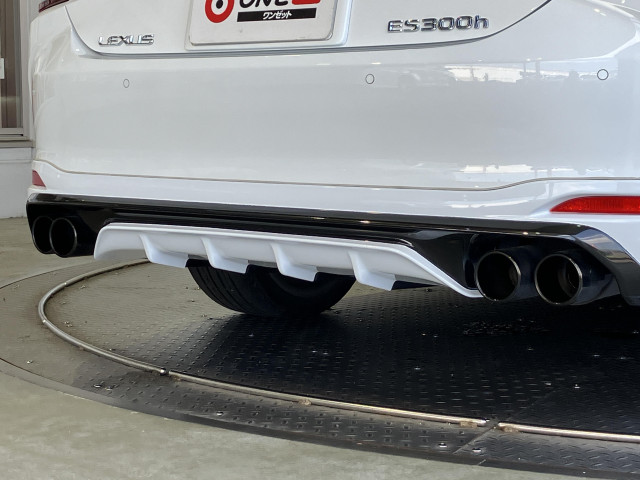 レクサス ES 300h Fスポーツの中古車