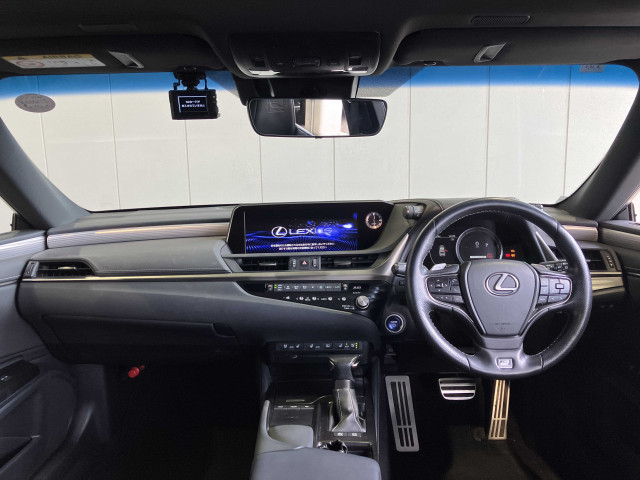 レクサス ES 300h Fスポーツの中古車
