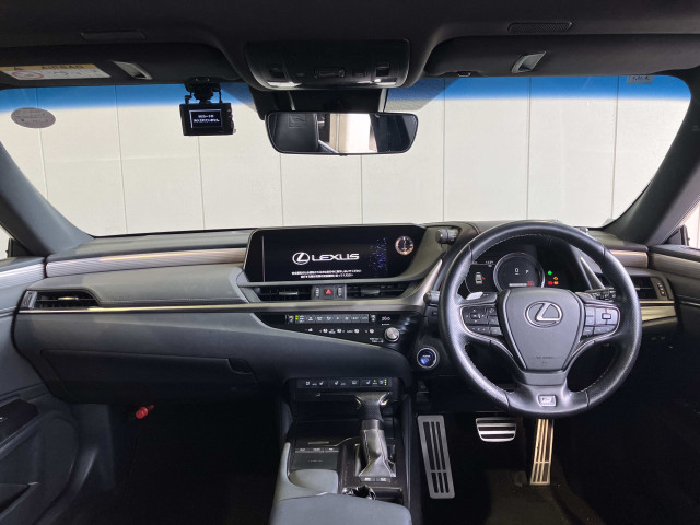 レクサス ES 300h Fスポーツの中古車