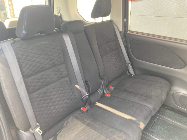 日産 セレナ 2.0 AUTECH スポーツスペックの中古車