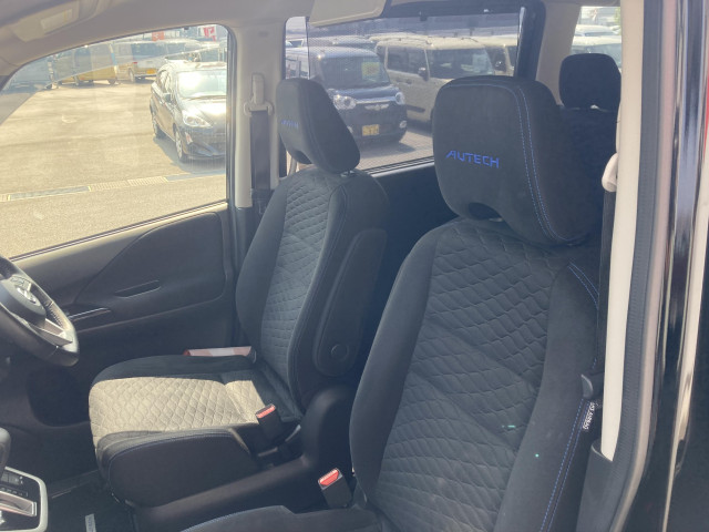日産 セレナ 2.0 AUTECH スポーツスペックの中古車