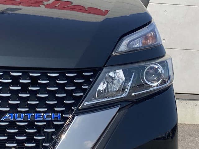 日産 セレナ 2.0 AUTECH スポーツスペックの中古車