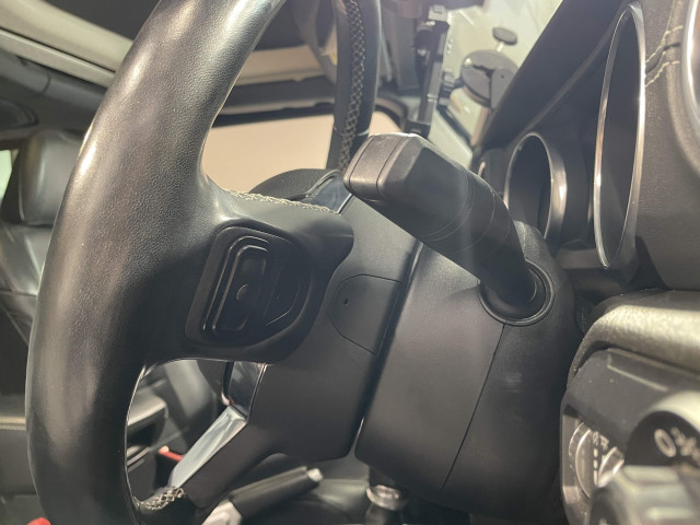 ジープ ラングラー アンリミテッド サハラ 3.6L 4WDの中古車