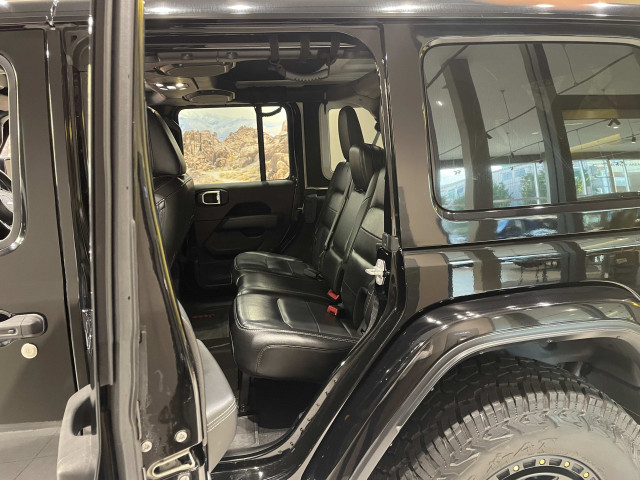ジープ ラングラー アンリミテッド サハラ 3.6L 4WDの中古車