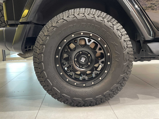 ジープ ラングラー アンリミテッド サハラ 3.6L 4WDの中古車