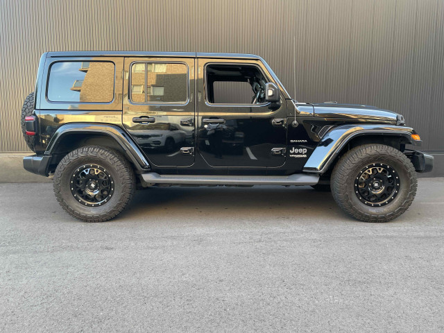 ジープ ラングラー アンリミテッド サハラ 3.6L 4WDの中古車